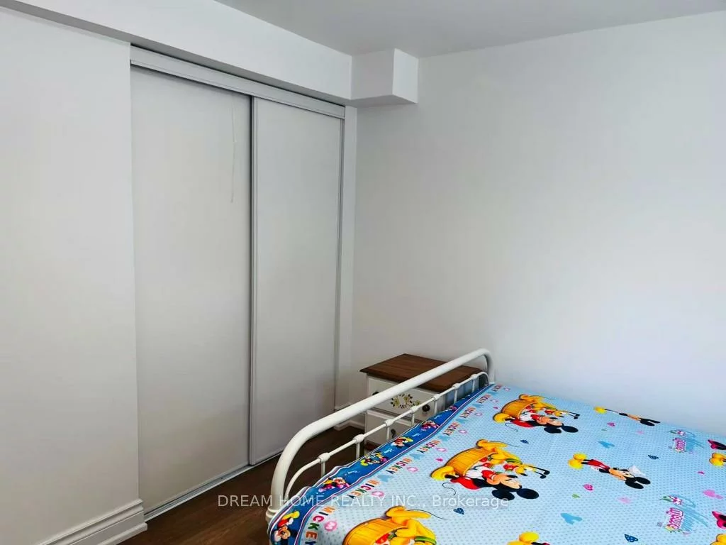 367, Yale, 1020 - WO West, Oakville