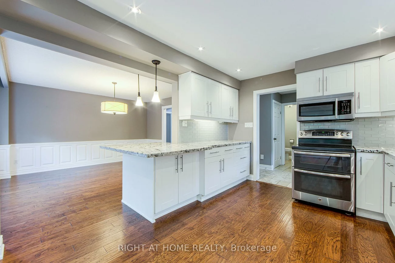 1020, Roxborough, 1007 - GA Glen Abbey, Oakville