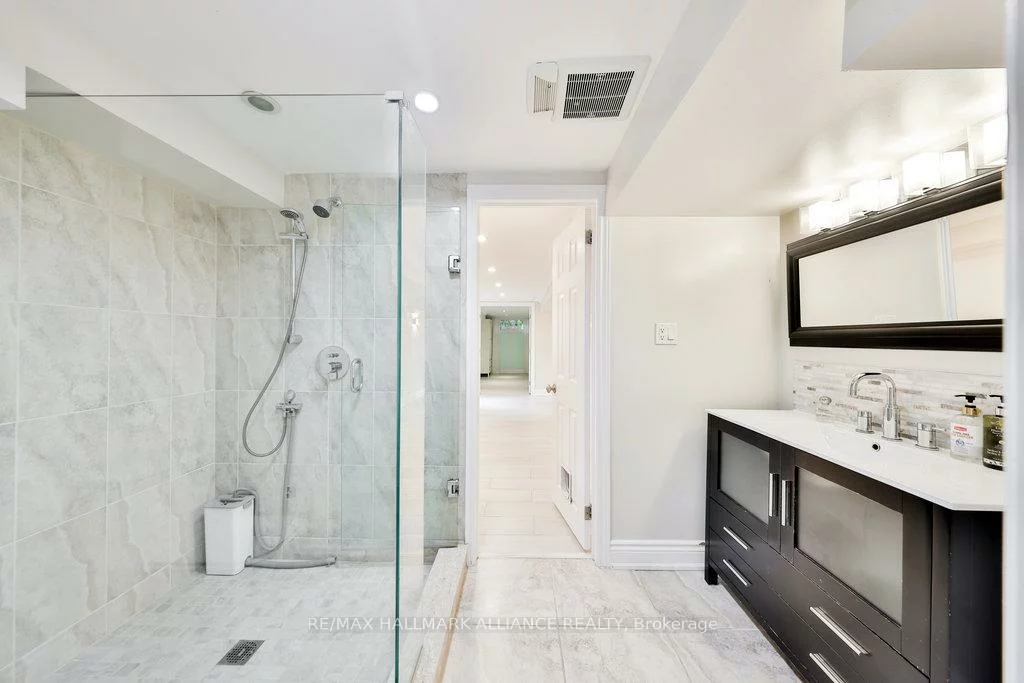 1316, Cambridge, 1011 - MO Morrison, Oakville