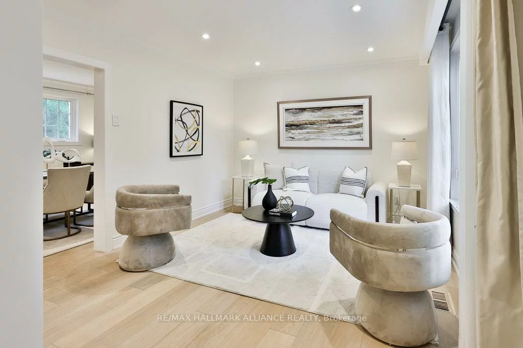 1316, Cambridge, 1011 - MO Morrison, Oakville