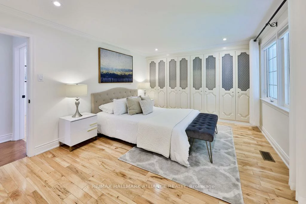 1316, Cambridge, 1011 - MO Morrison, Oakville