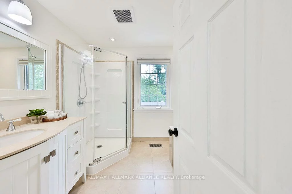 1316, Cambridge, 1011 - MO Morrison, Oakville