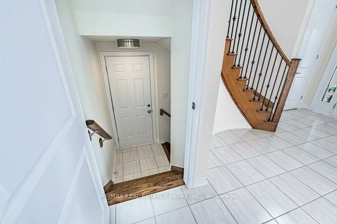 323, Harold Dent, 1008 - GO Glenorchy, Oakville