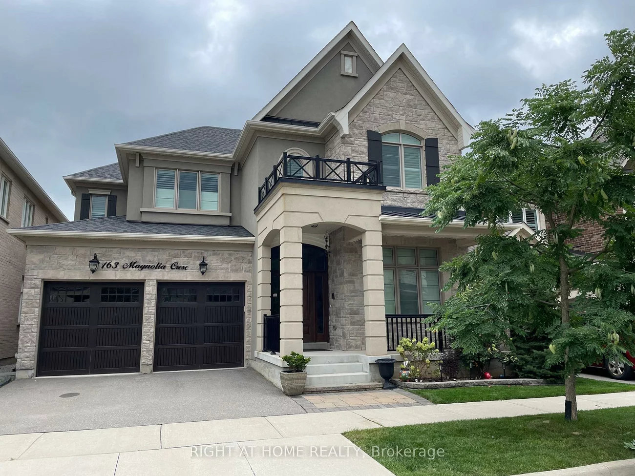 163, Magnolia, 1008 - GO Glenorchy, Oakville