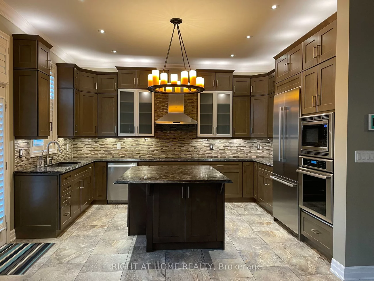 163, Magnolia, 1008 - GO Glenorchy, Oakville