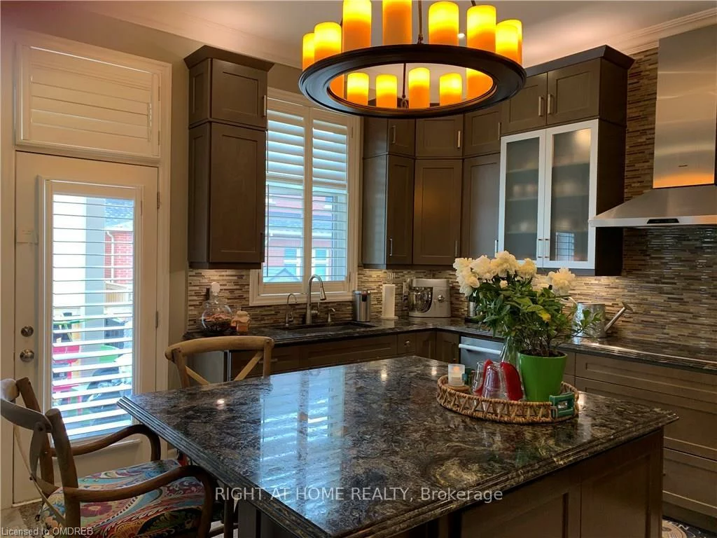 163, Magnolia, 1008 - GO Glenorchy, Oakville