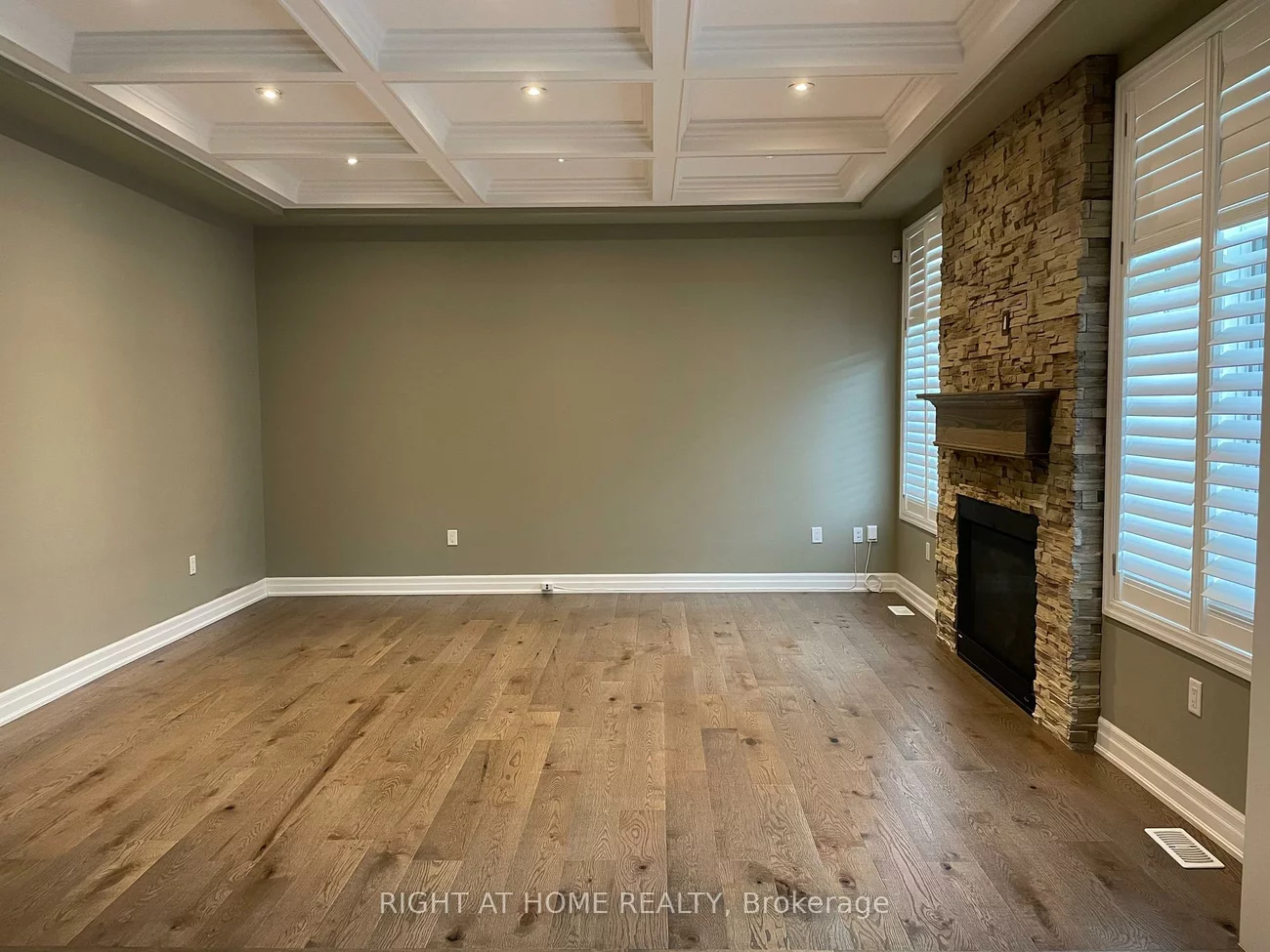 163, Magnolia, 1008 - GO Glenorchy, Oakville