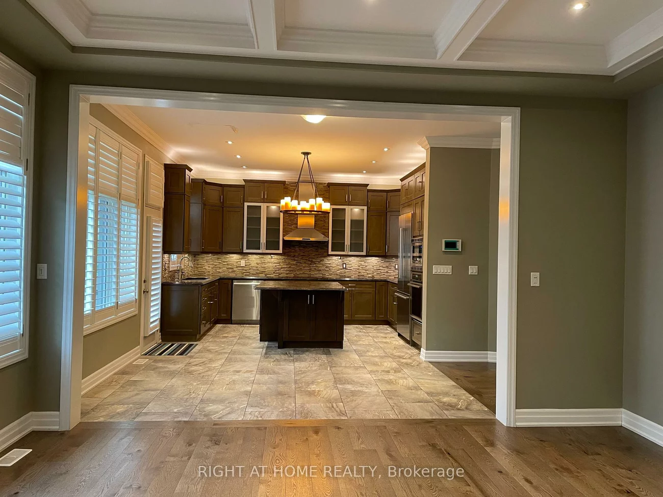 163, Magnolia, 1008 - GO Glenorchy, Oakville