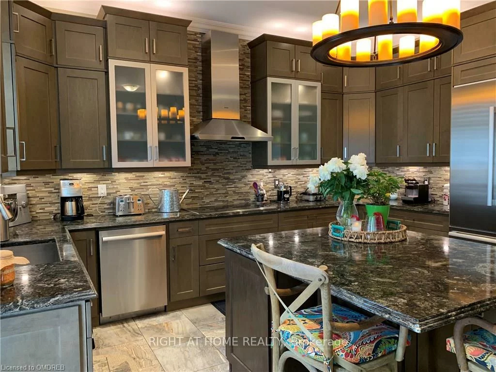 163, Magnolia, 1008 - GO Glenorchy, Oakville