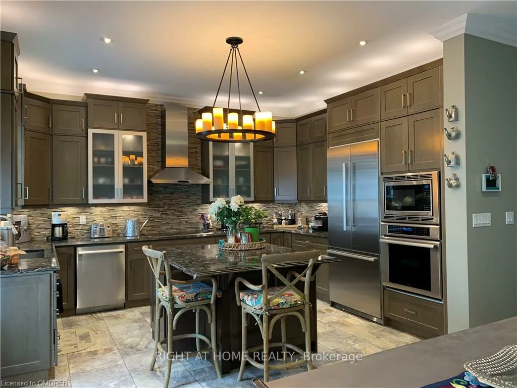 163, Magnolia, 1008 - GO Glenorchy, Oakville