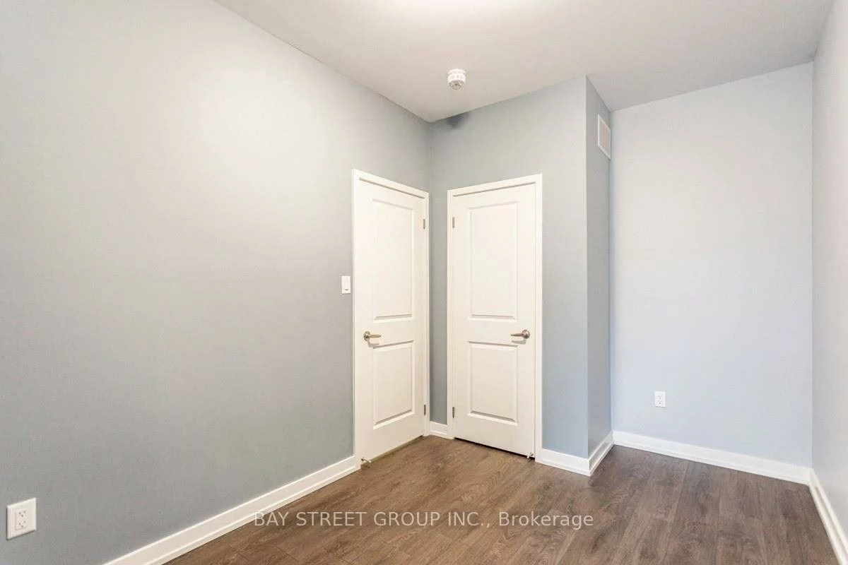 219, Huguenot, 1008 - GO Glenorchy, Oakville