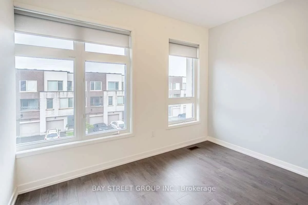 219, Huguenot, 1008 - GO Glenorchy, Oakville