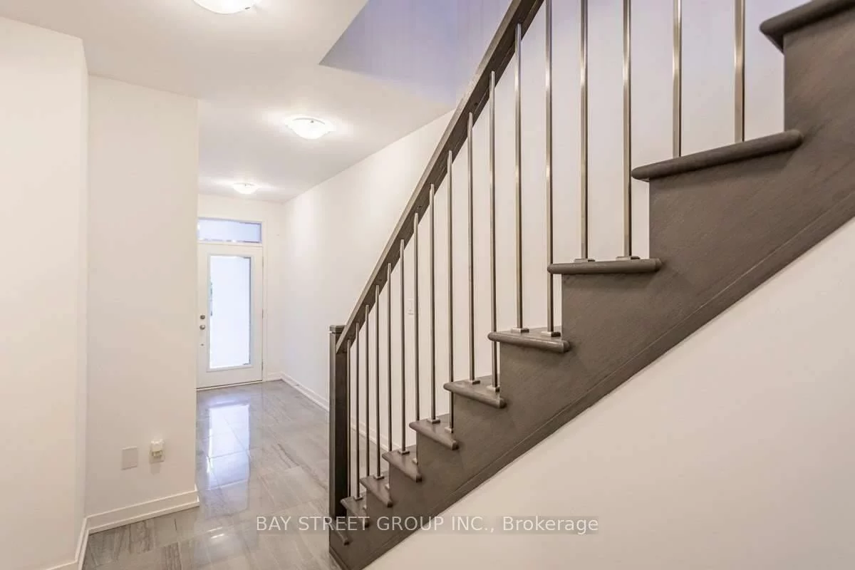 219, Huguenot, 1008 - GO Glenorchy, Oakville