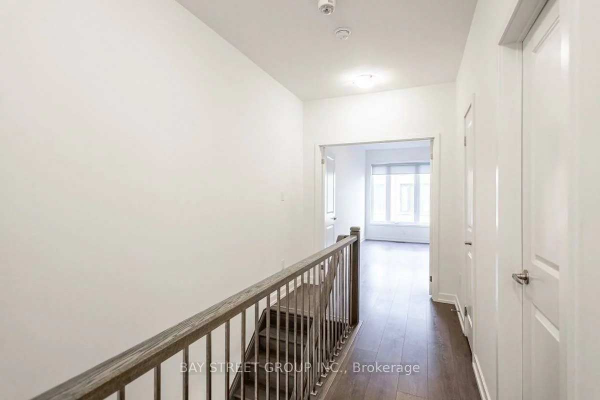 219, Huguenot, 1008 - GO Glenorchy, Oakville