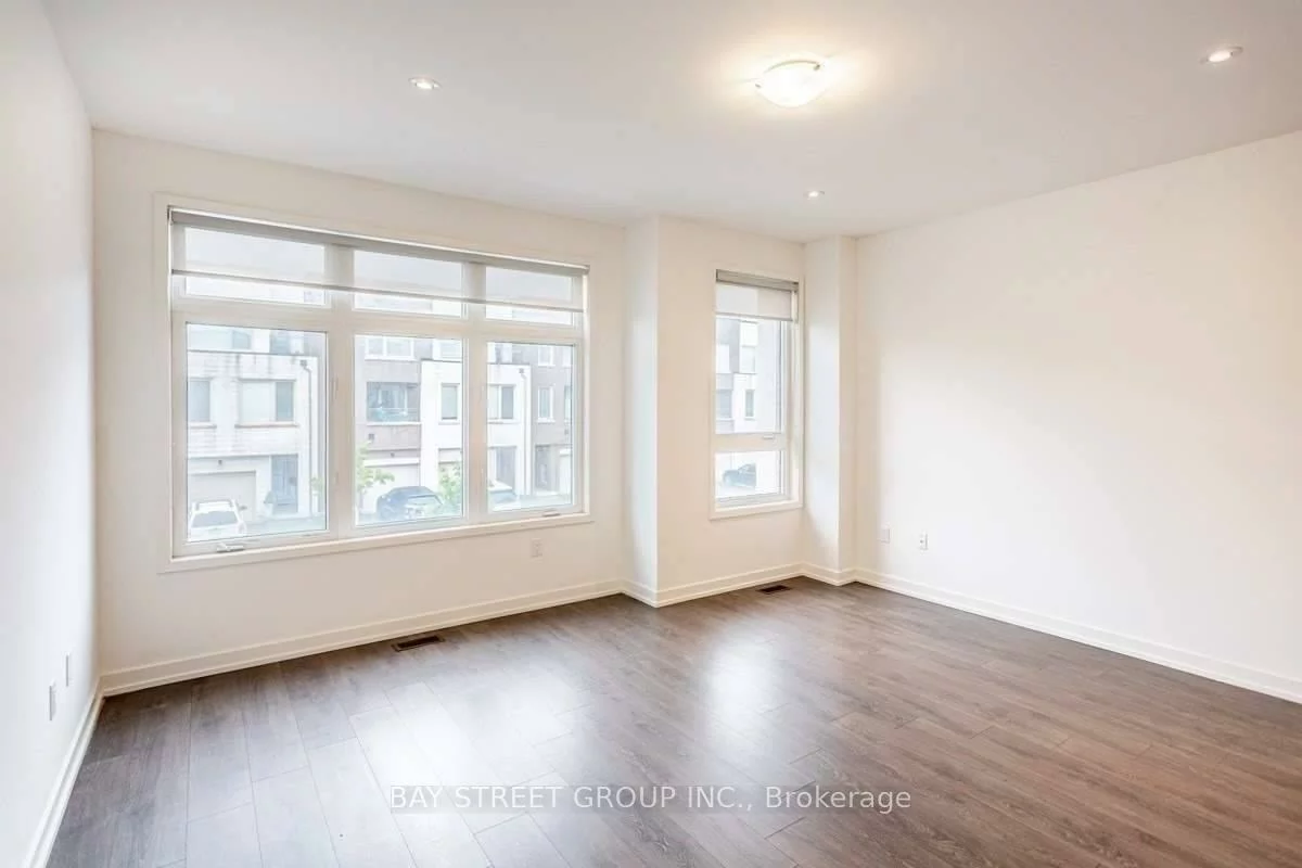 219, Huguenot, 1008 - GO Glenorchy, Oakville