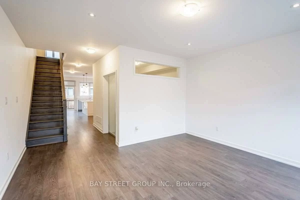 219, Huguenot, 1008 - GO Glenorchy, Oakville