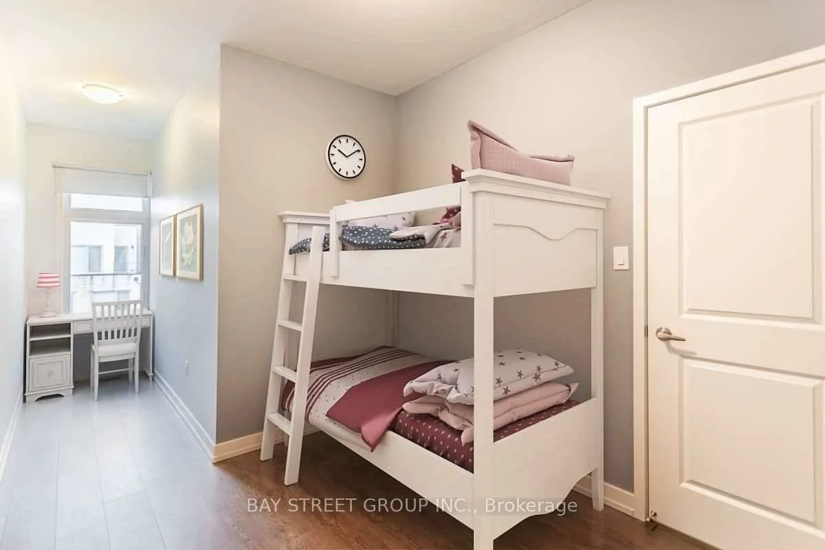 219, Huguenot, 1008 - GO Glenorchy, Oakville