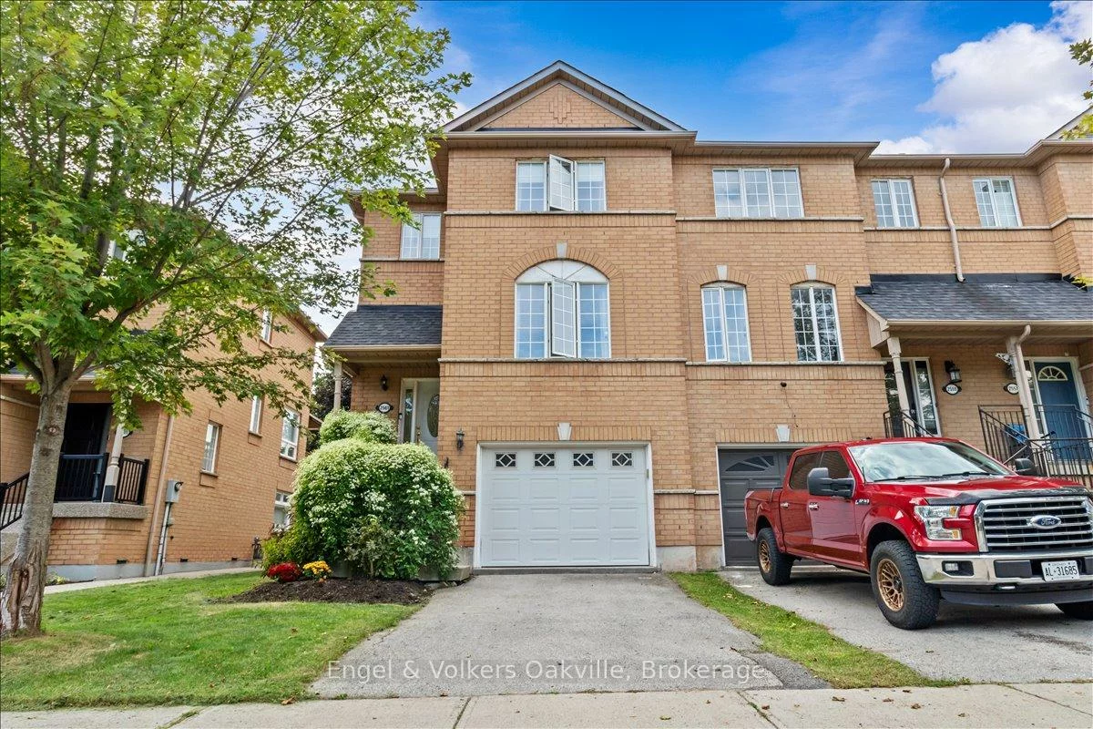 2561, Gill, 1015 - RO River Oaks, Oakville