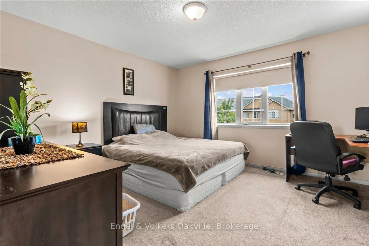 2561, Gill, 1015 - RO River Oaks, Oakville
