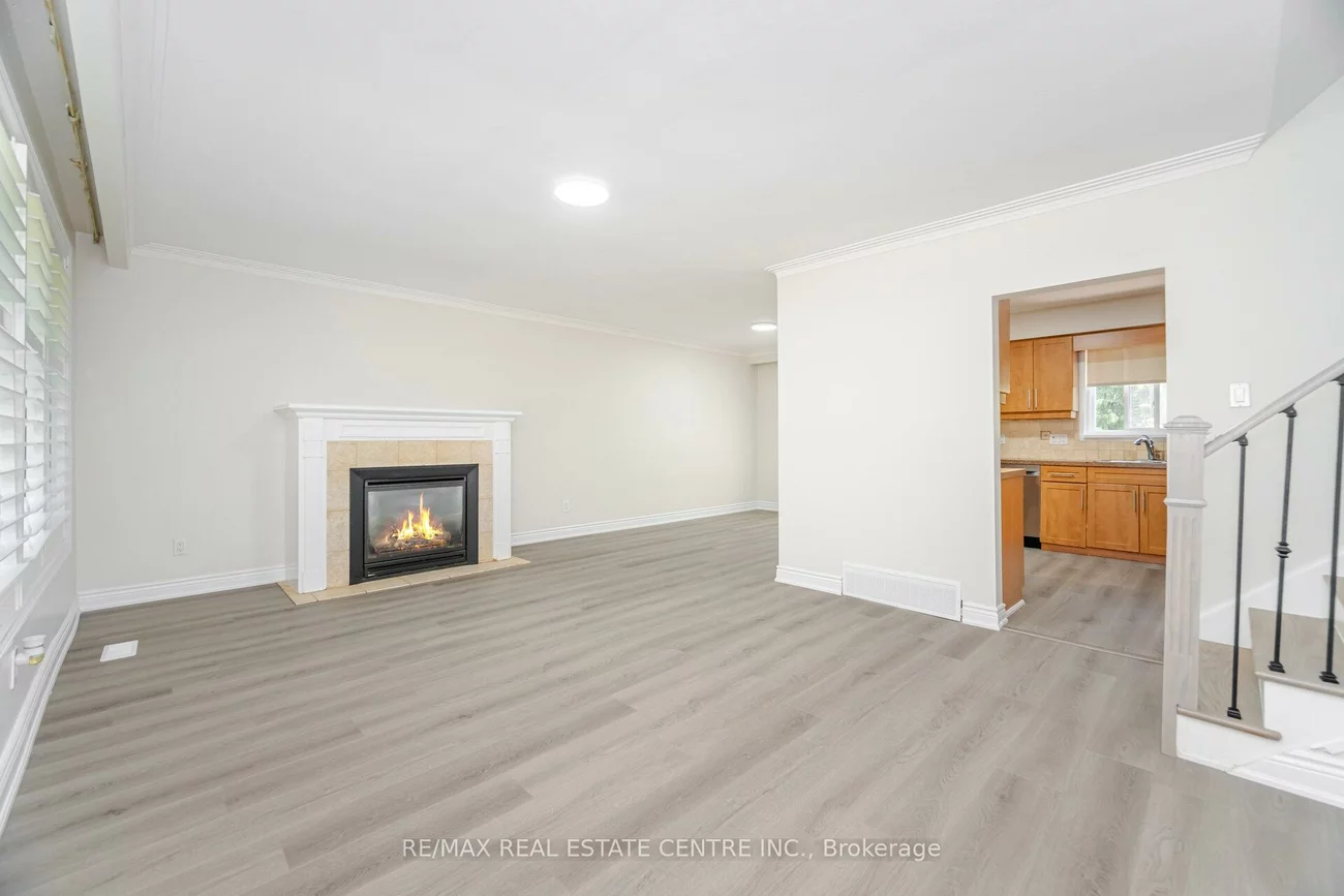 525, Swann, 1020 - WO West, Oakville