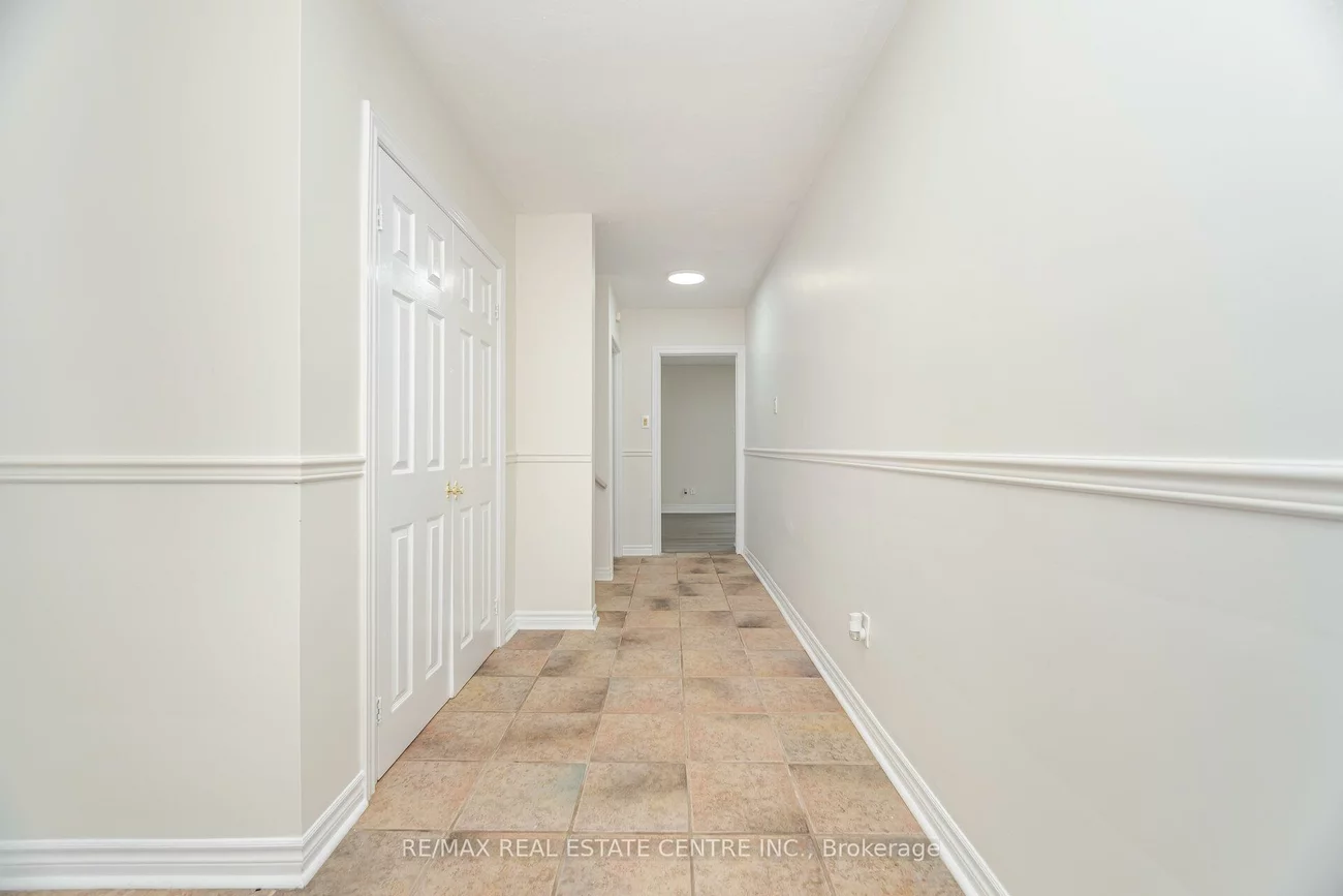 525, Swann, 1020 - WO West, Oakville