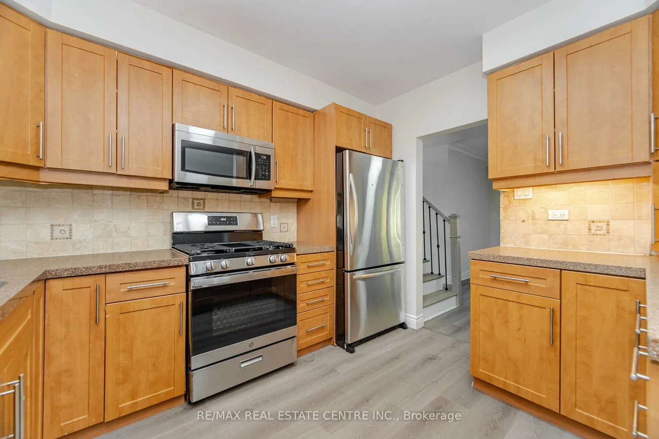 525, Swann, 1020 - WO West, Oakville