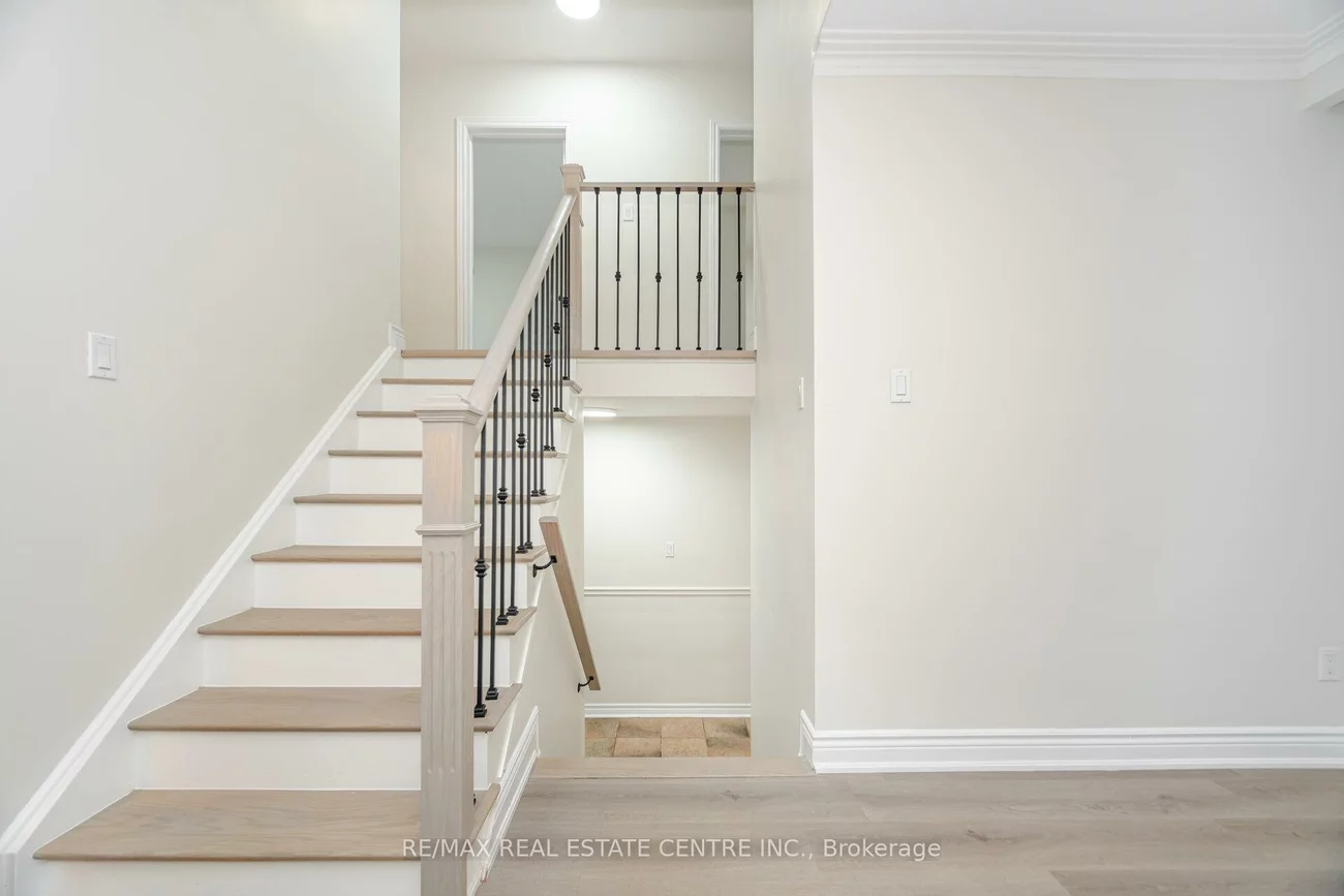 525, Swann, 1020 - WO West, Oakville