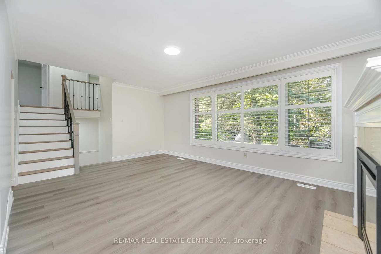 525, Swann, 1020 - WO West, Oakville