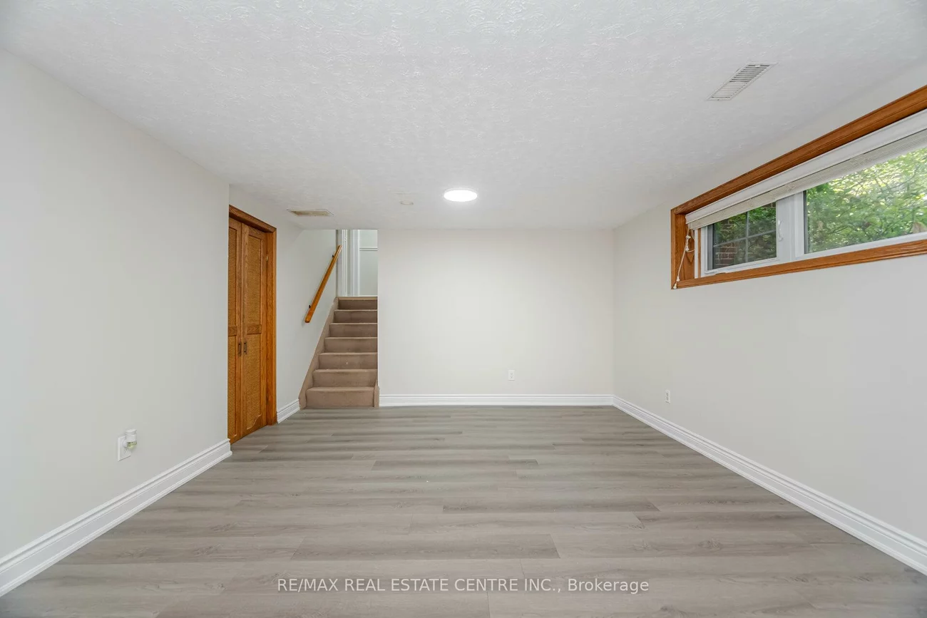 525, Swann, 1020 - WO West, Oakville