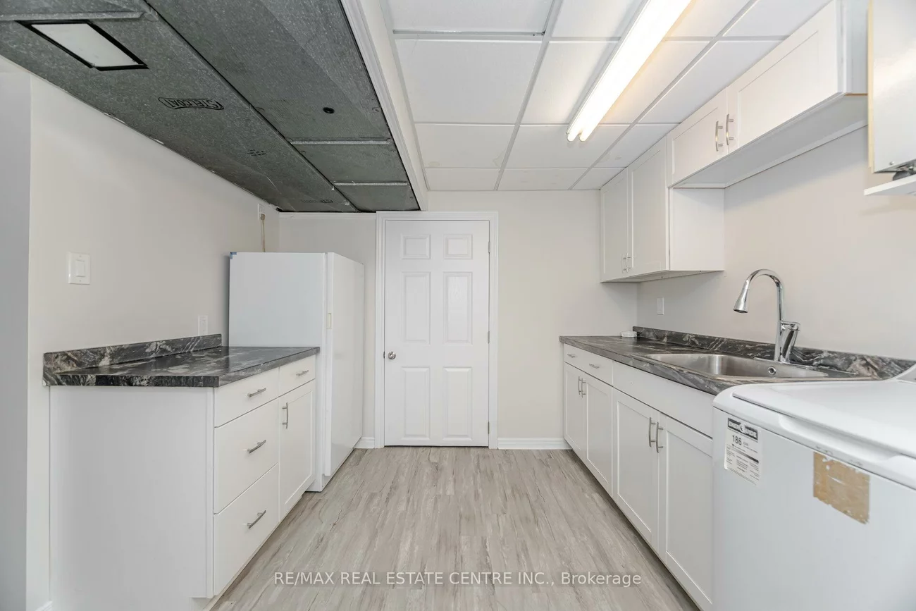 525, Swann, 1020 - WO West, Oakville