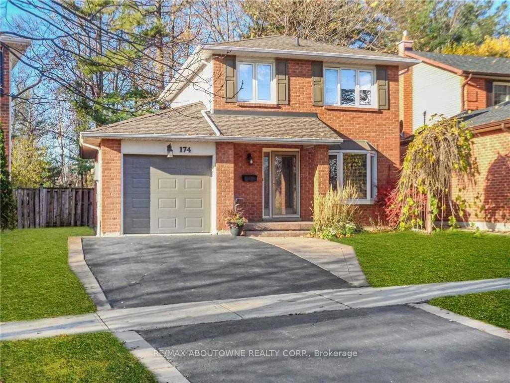 174, Chalmers, 1001 - BR Bronte, Oakville
