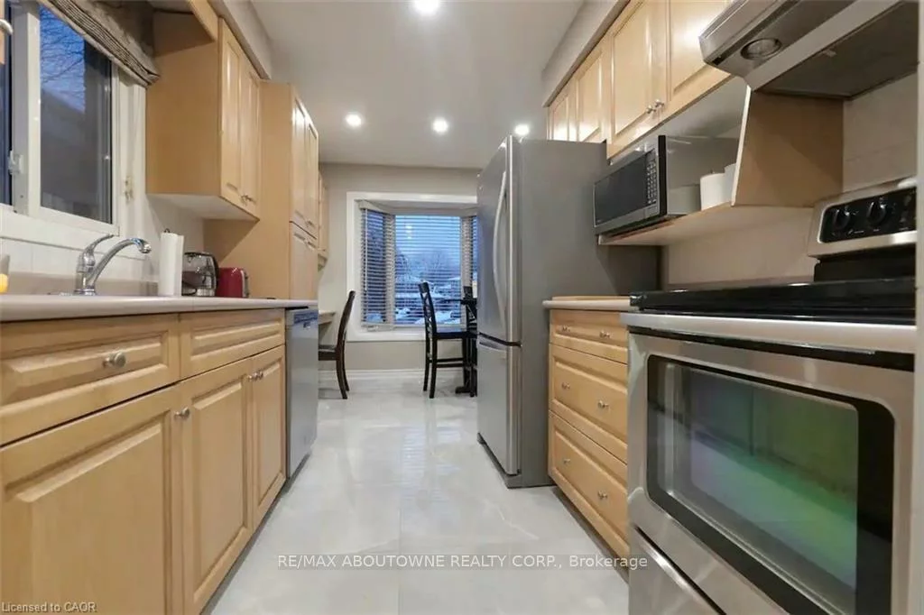 174, Chalmers, 1001 - BR Bronte, Oakville