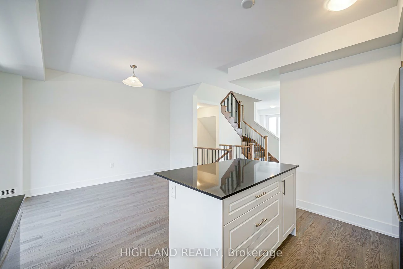 1220, Dartmouth, 1010 - JM Joshua Meadows, Oakville