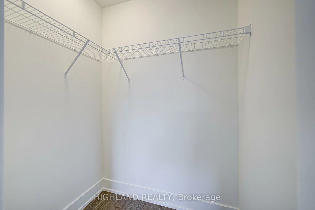 1220, Dartmouth, 1010 - JM Joshua Meadows, Oakville