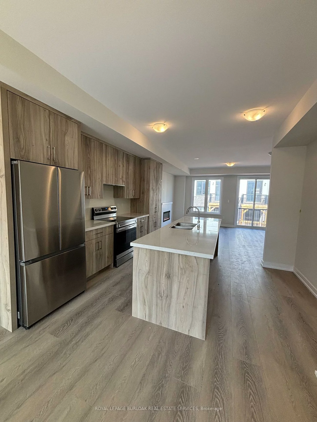 1319, Shevchenko, 1012 - NW Northwest, Oakville