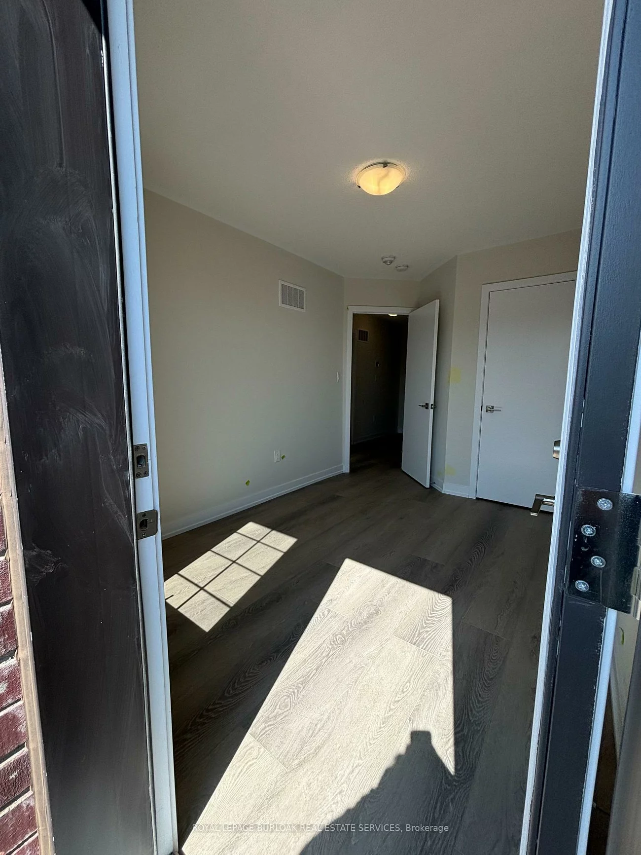 1319, Shevchenko, 1012 - NW Northwest, Oakville