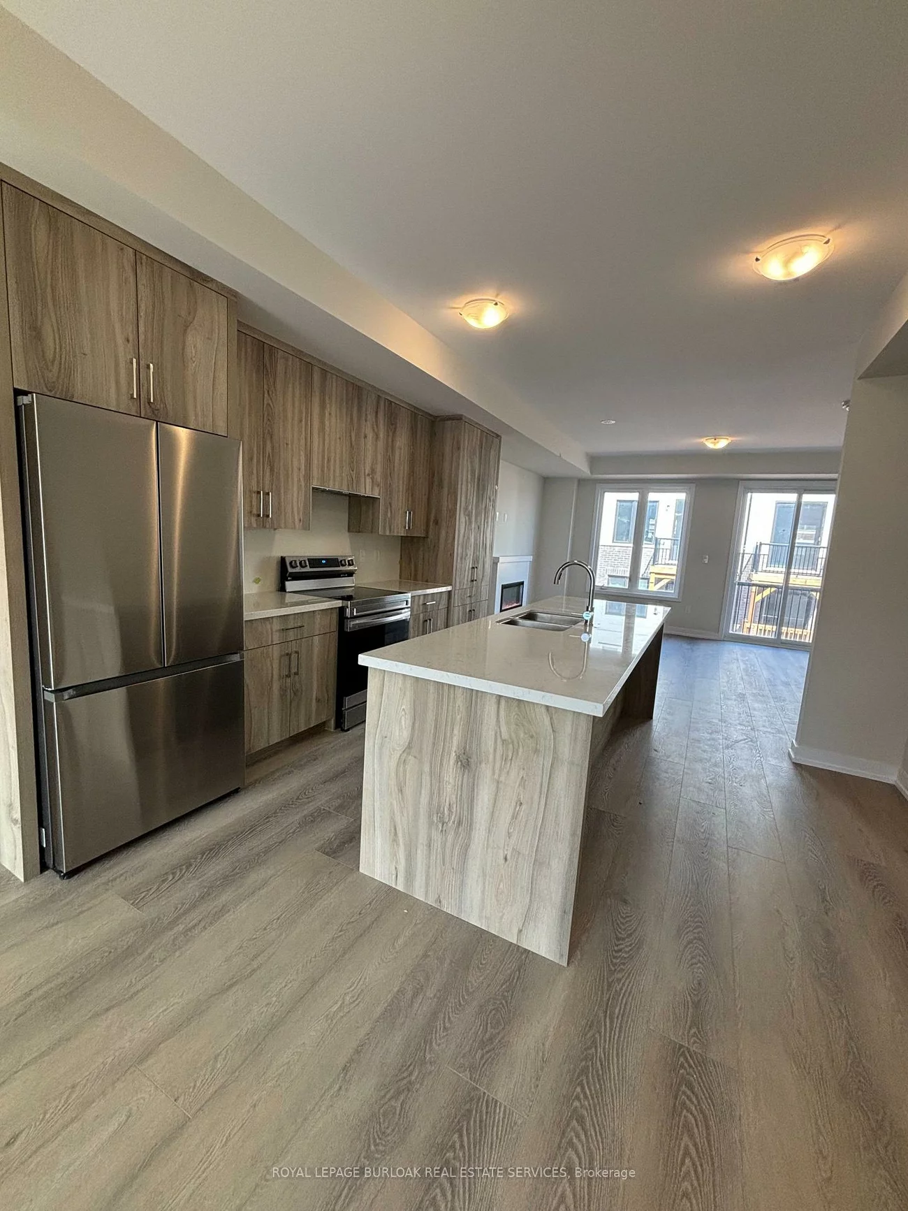 1319, Shevchenko, 1012 - NW Northwest, Oakville