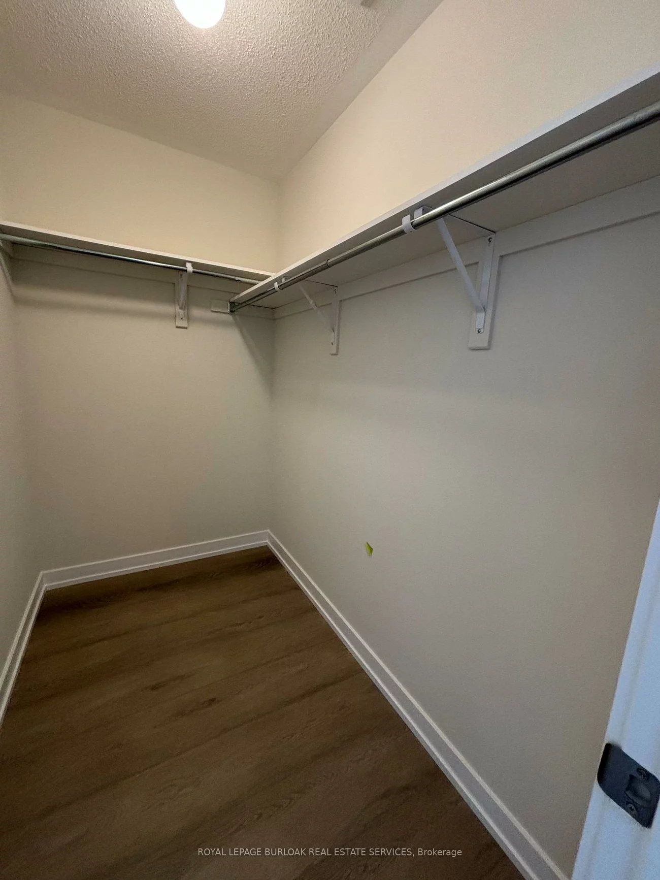 1319, Shevchenko, 1012 - NW Northwest, Oakville