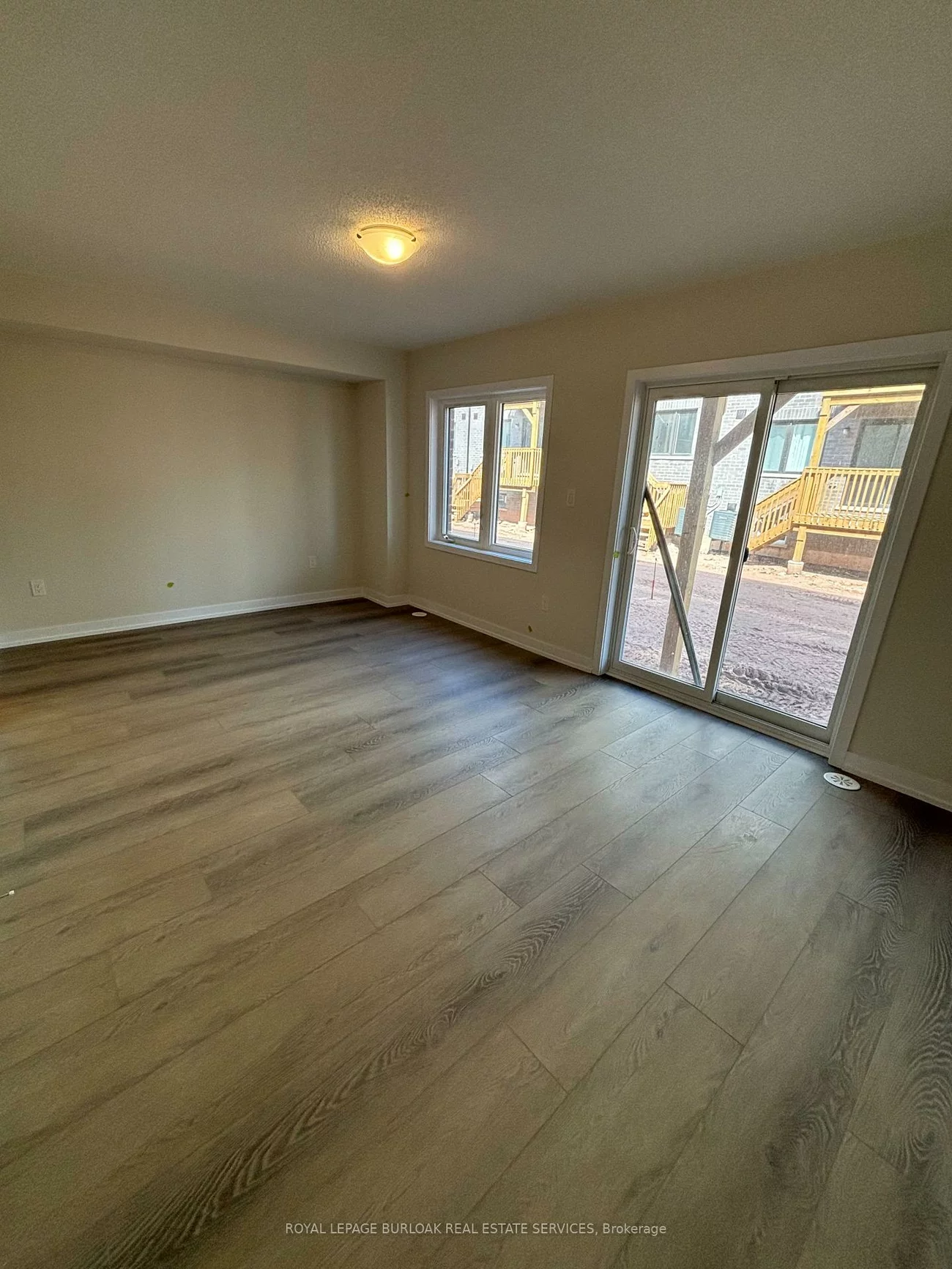 1319, Shevchenko, 1012 - NW Northwest, Oakville