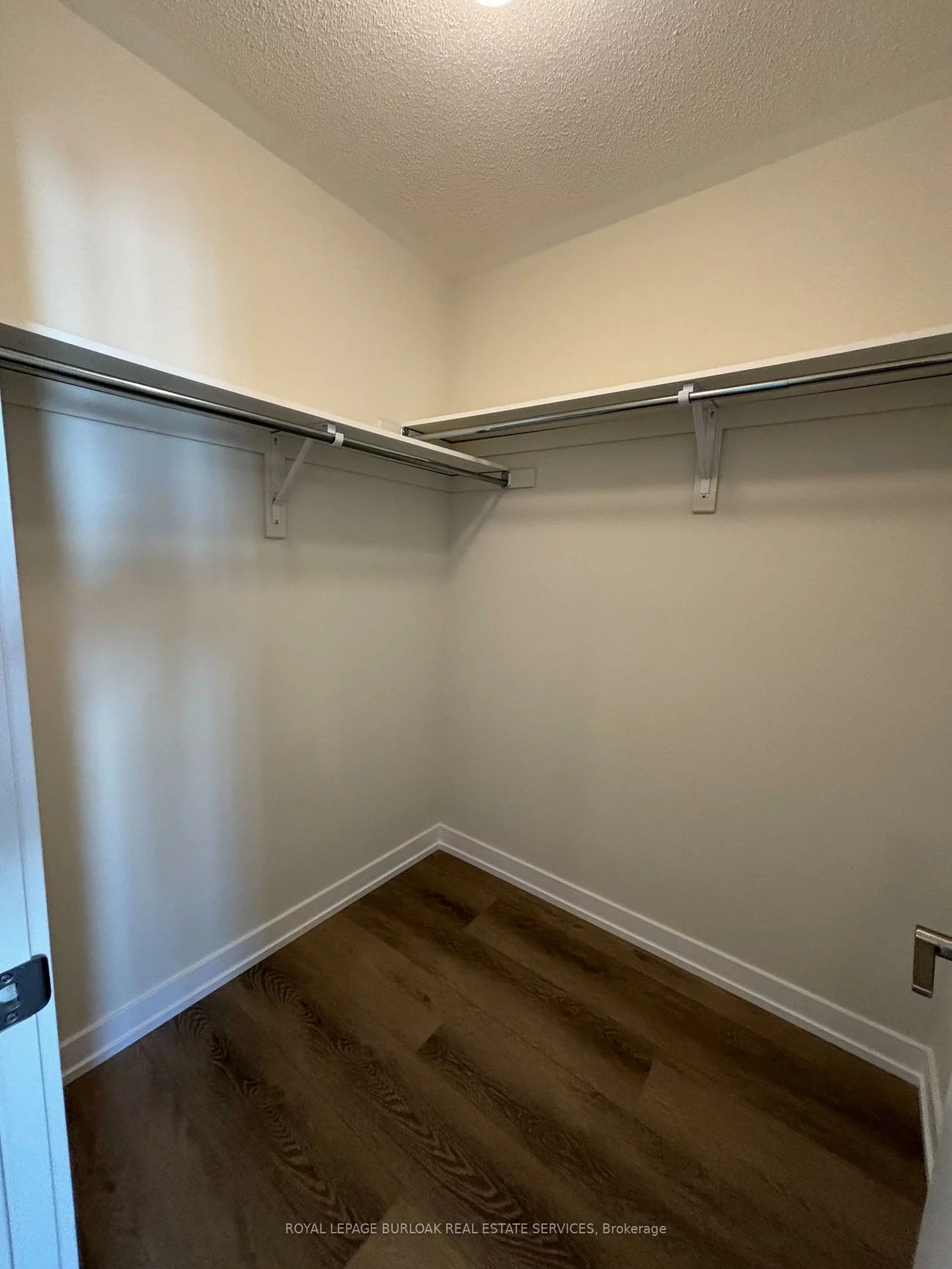 1319, Shevchenko, 1012 - NW Northwest, Oakville
