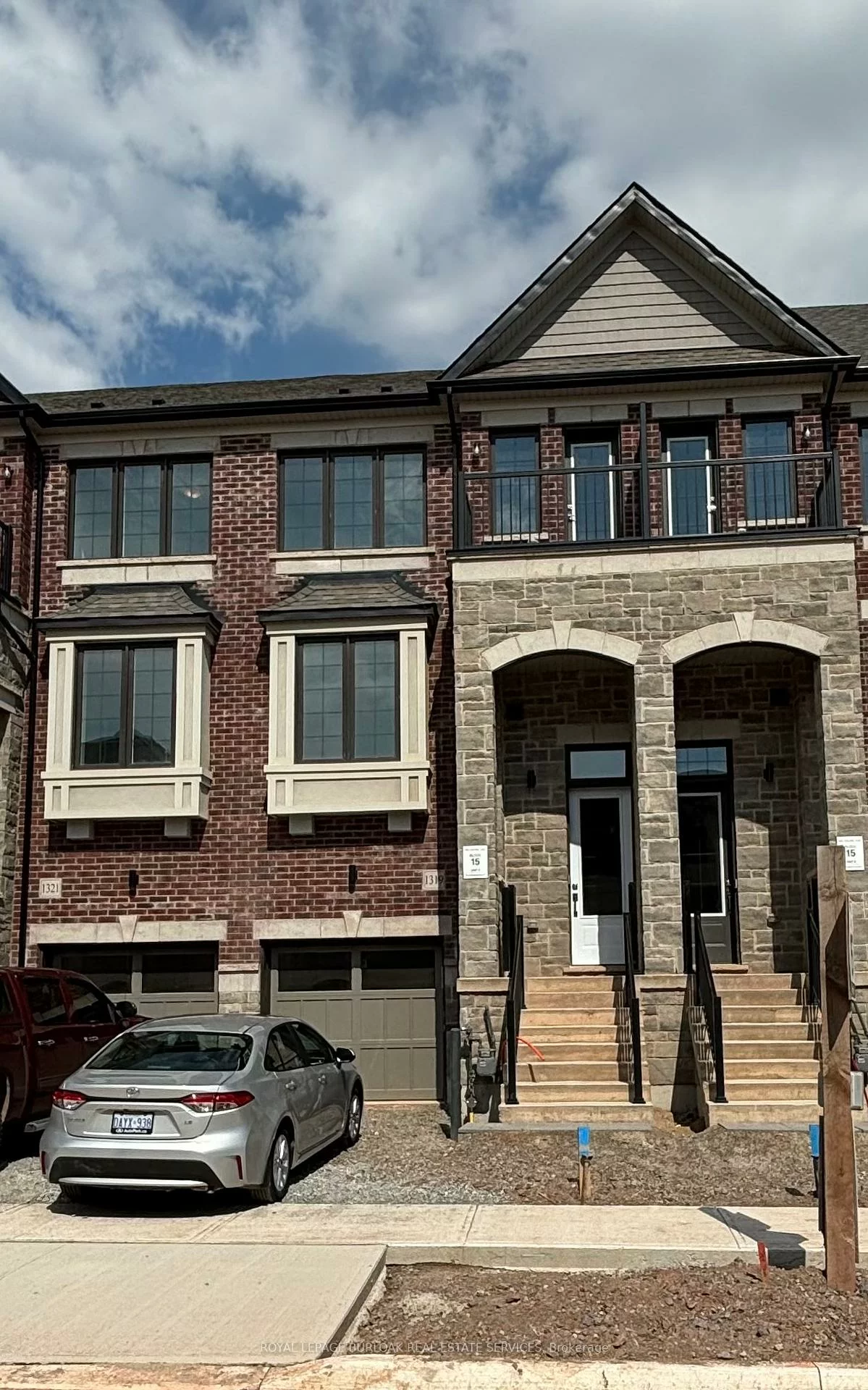 1319, Shevchenko, 1012 - NW Northwest, Oakville