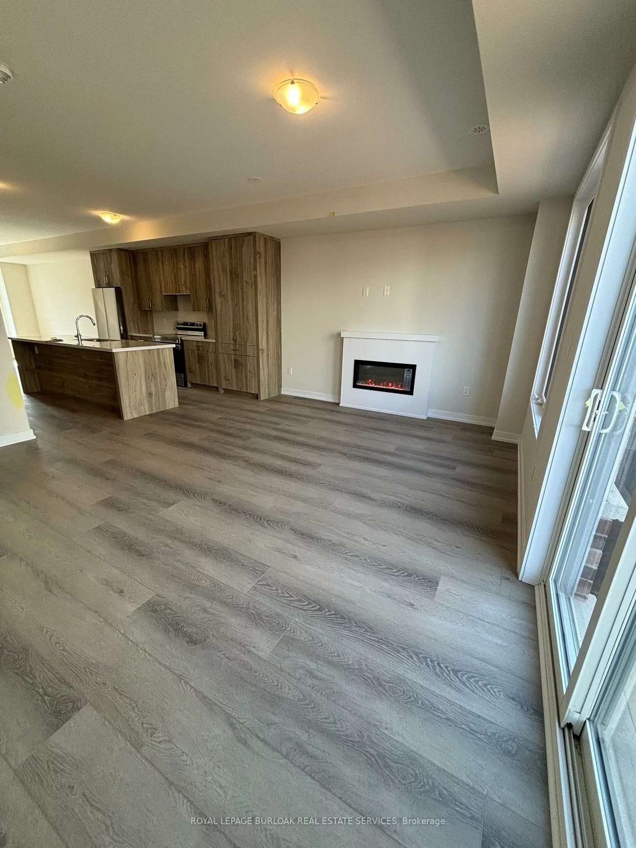 1319, Shevchenko, 1012 - NW Northwest, Oakville