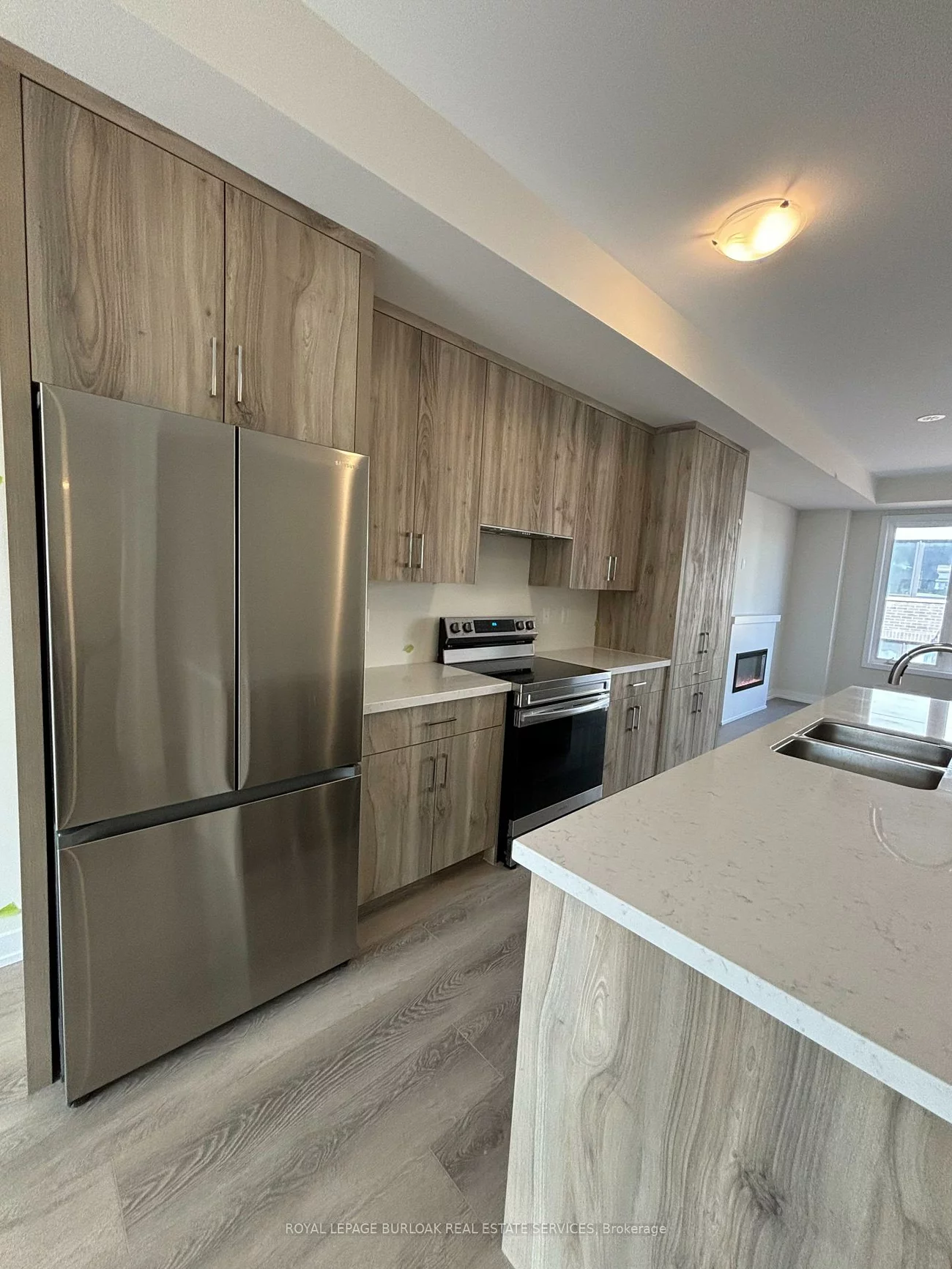 1319, Shevchenko, 1012 - NW Northwest, Oakville