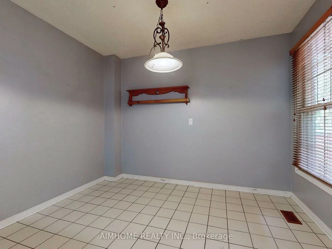 1188, Mccraney, 1003 - CP College Park, Oakville