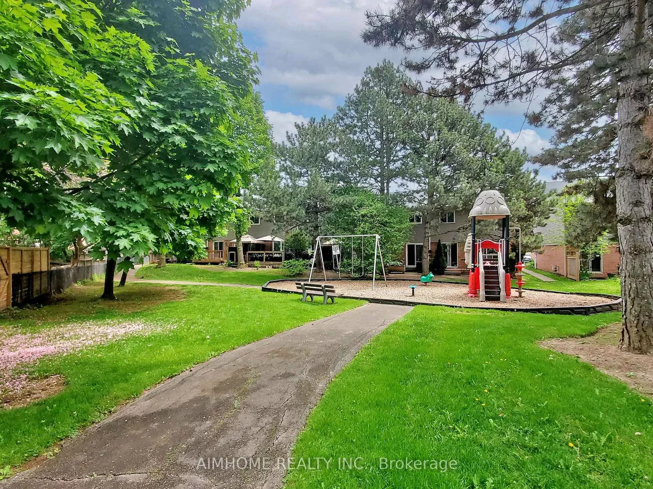1188, Mccraney, 1003 - CP College Park, Oakville