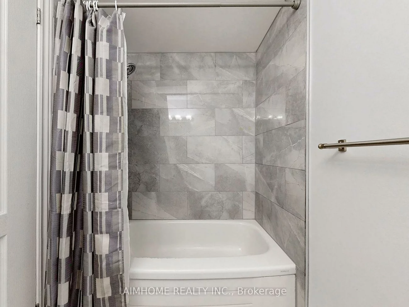 1188, Mccraney, 1003 - CP College Park, Oakville