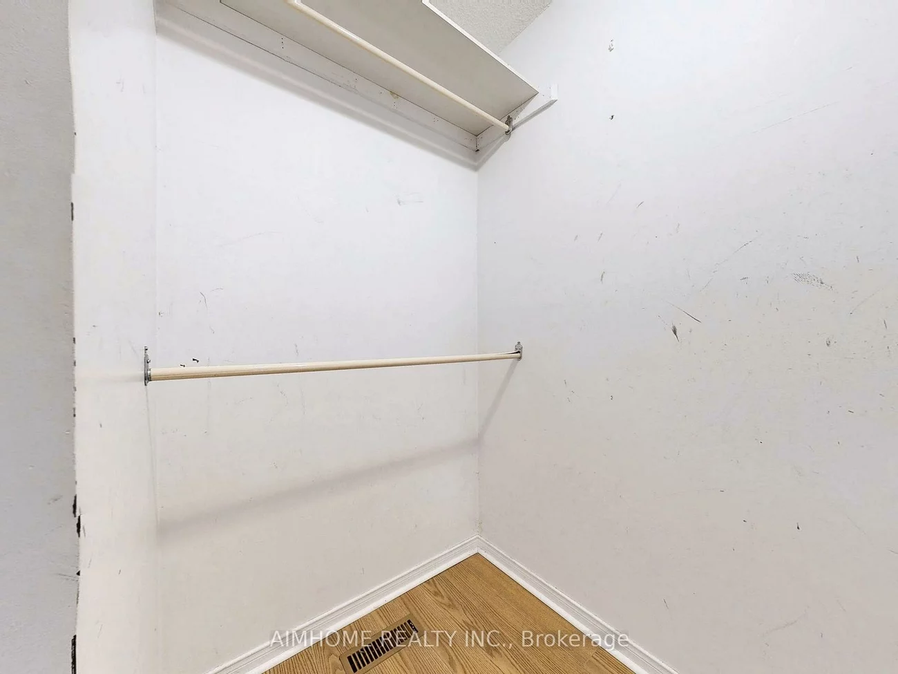 1188, Mccraney, 1003 - CP College Park, Oakville