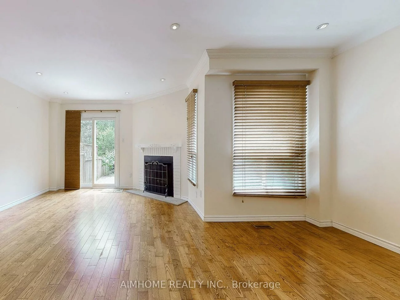 1188, Mccraney, 1003 - CP College Park, Oakville