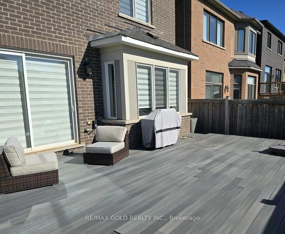 146, Threshing Mill, 1008 - GO Glenorchy, Oakville