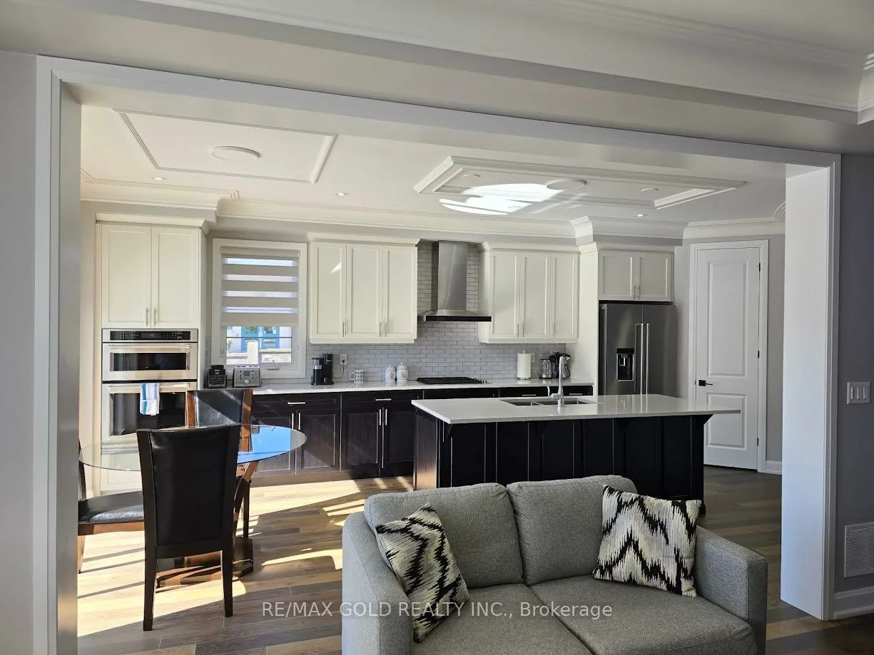 146, Threshing Mill, 1008 - GO Glenorchy, Oakville